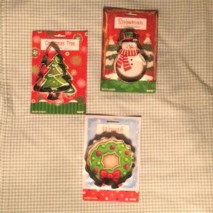 New Christmas holiday cookie cutters with recipe inside. Set of 3
